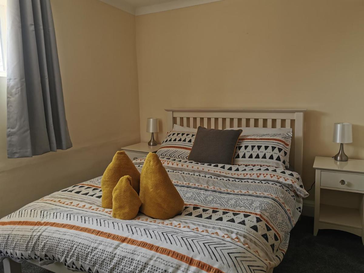 The Shoulder At Hardstoft Hotel Екстериор снимка