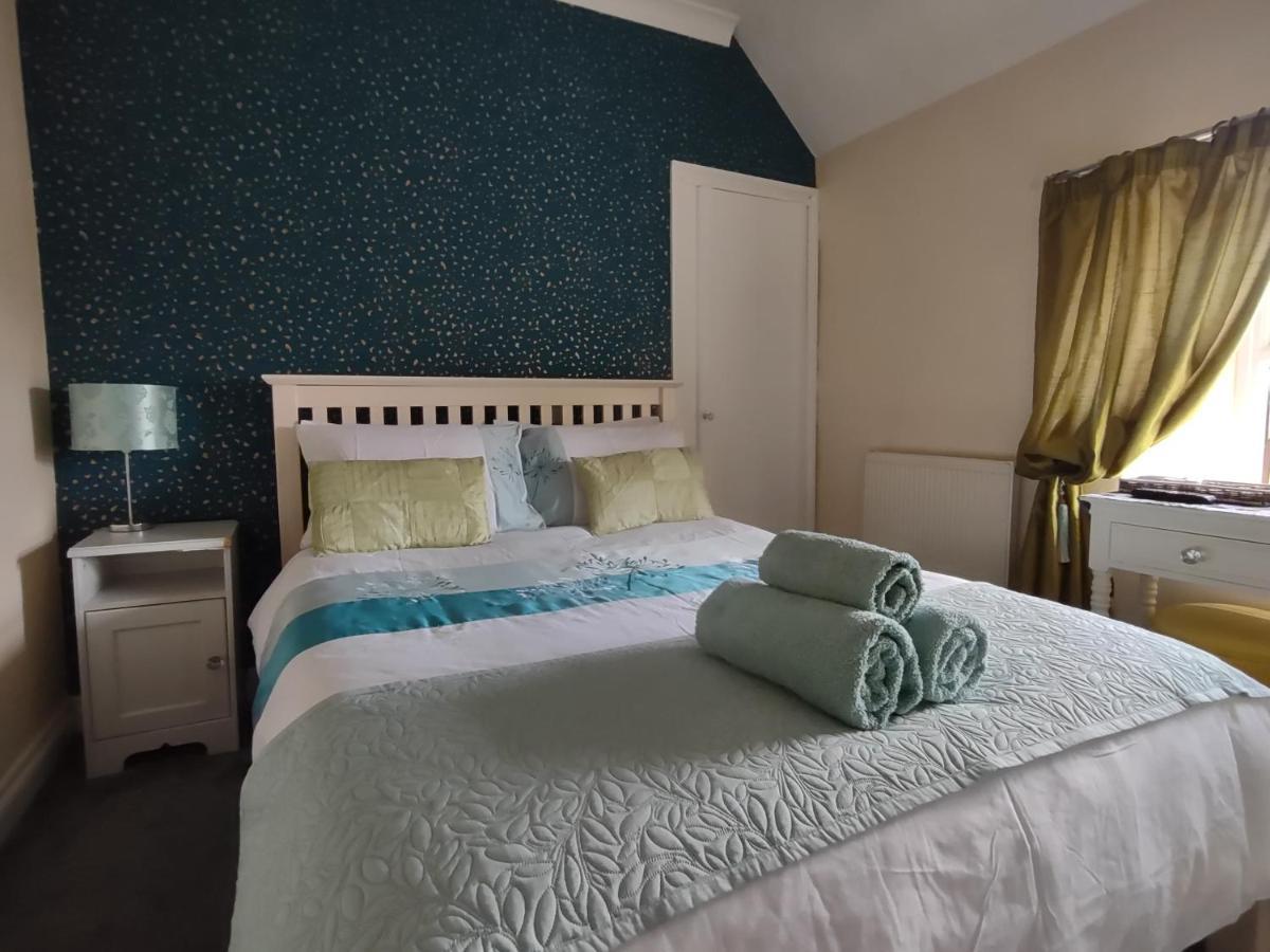 The Shoulder At Hardstoft Hotel Екстериор снимка